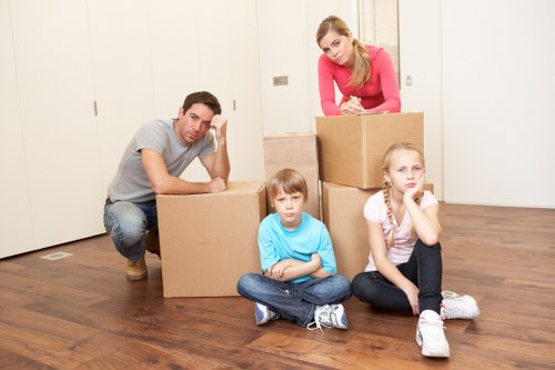 Commercial moving van support in Pimlico